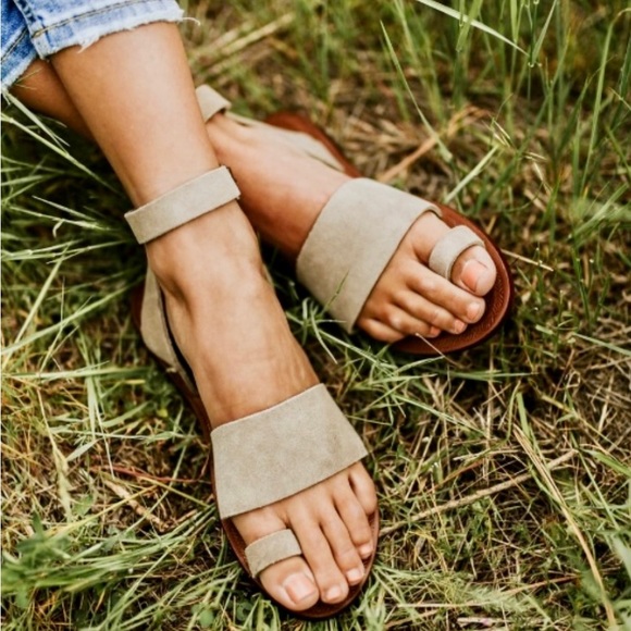 🌼Free People Sandal, Size 7 1/2 (NWOB) Torrence Suede Sandal - Picture 2 of 16